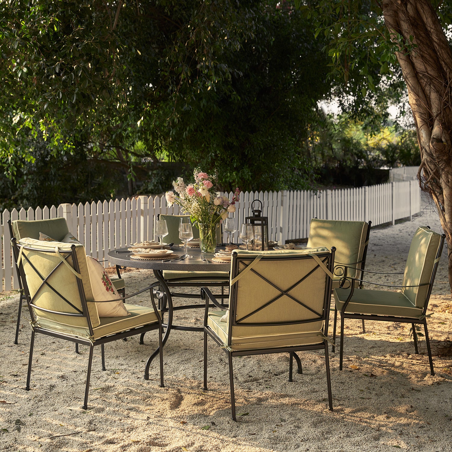 Haymes Indoor and Outdoor Metal 6-Seater Round Dining Set, Reseda Green