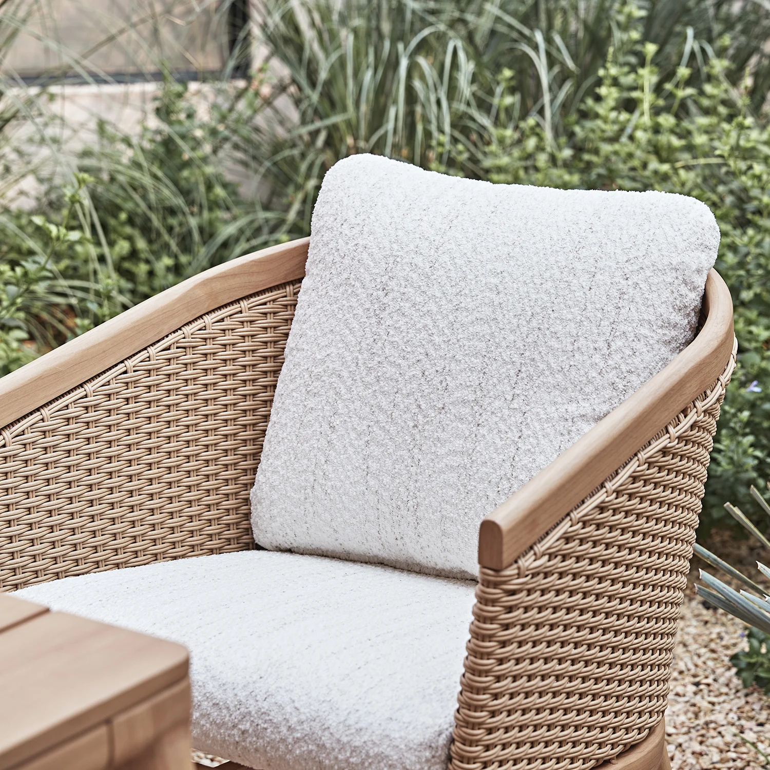 Panarea Indoor and Outdoor Wicker 4-Seater Square Dining Set - Image 3