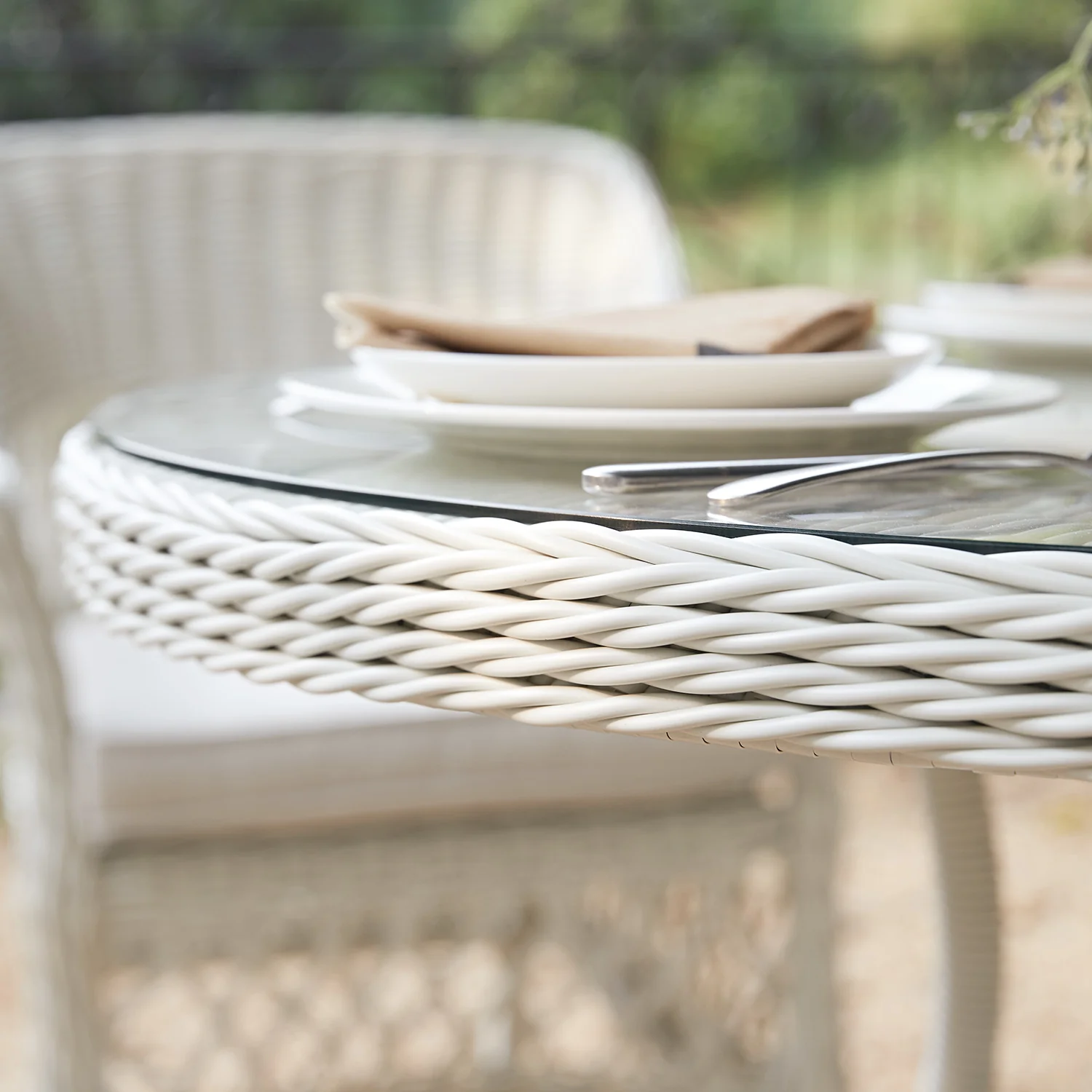 Willowbrook Lattice Weave Rattan 6-Seater Oval Dining Set, White - Image 7