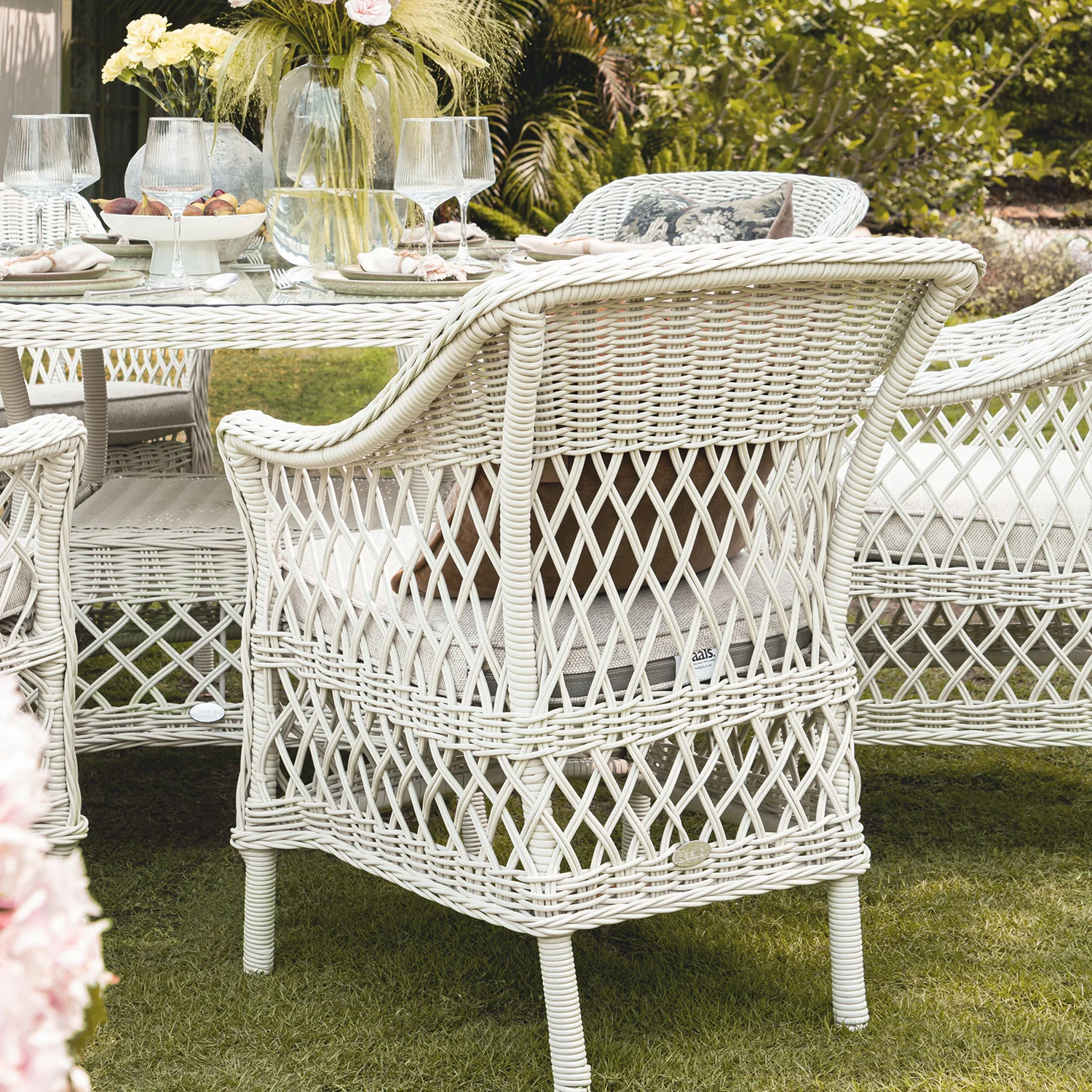 Willowbrook Lattice Weave Rattan 6-Seater Round Dining Set, White - Image 5