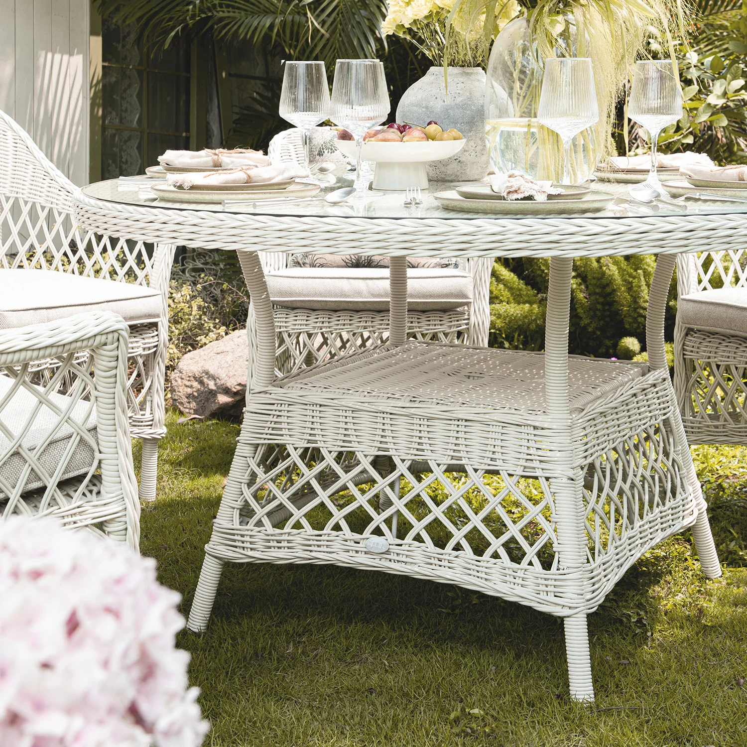 Willowbrook Lattice Weave Rattan 6-Seater Round Dining Set, White - Image 7